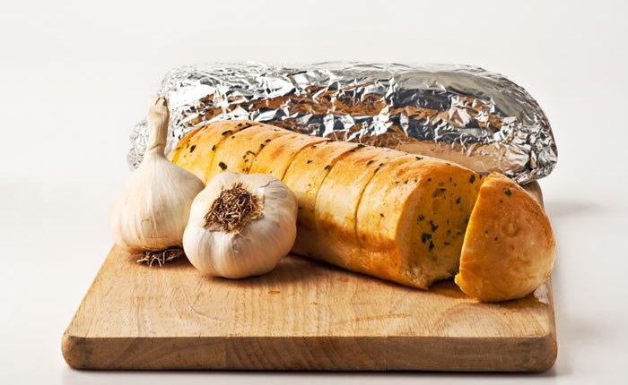 Garlic Bread Foil wrap Sliced 2 x loaves of 8 pieces (15 per carton)